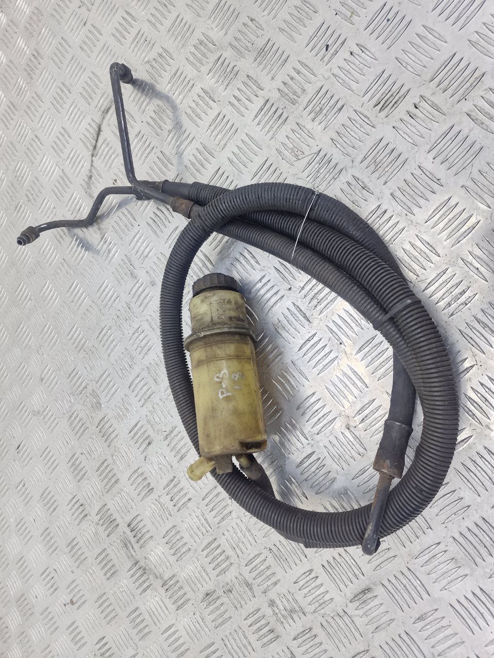 Volkswagen Passat Passat B3 (312,315) 1988 - 1993 Шланг гидроусилителя 357422372  013227