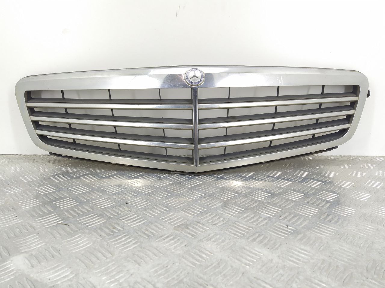 Mercedes C W204 3 поколение (2006-2011) Решетка радиатора A2048801283, 2048801283  013401