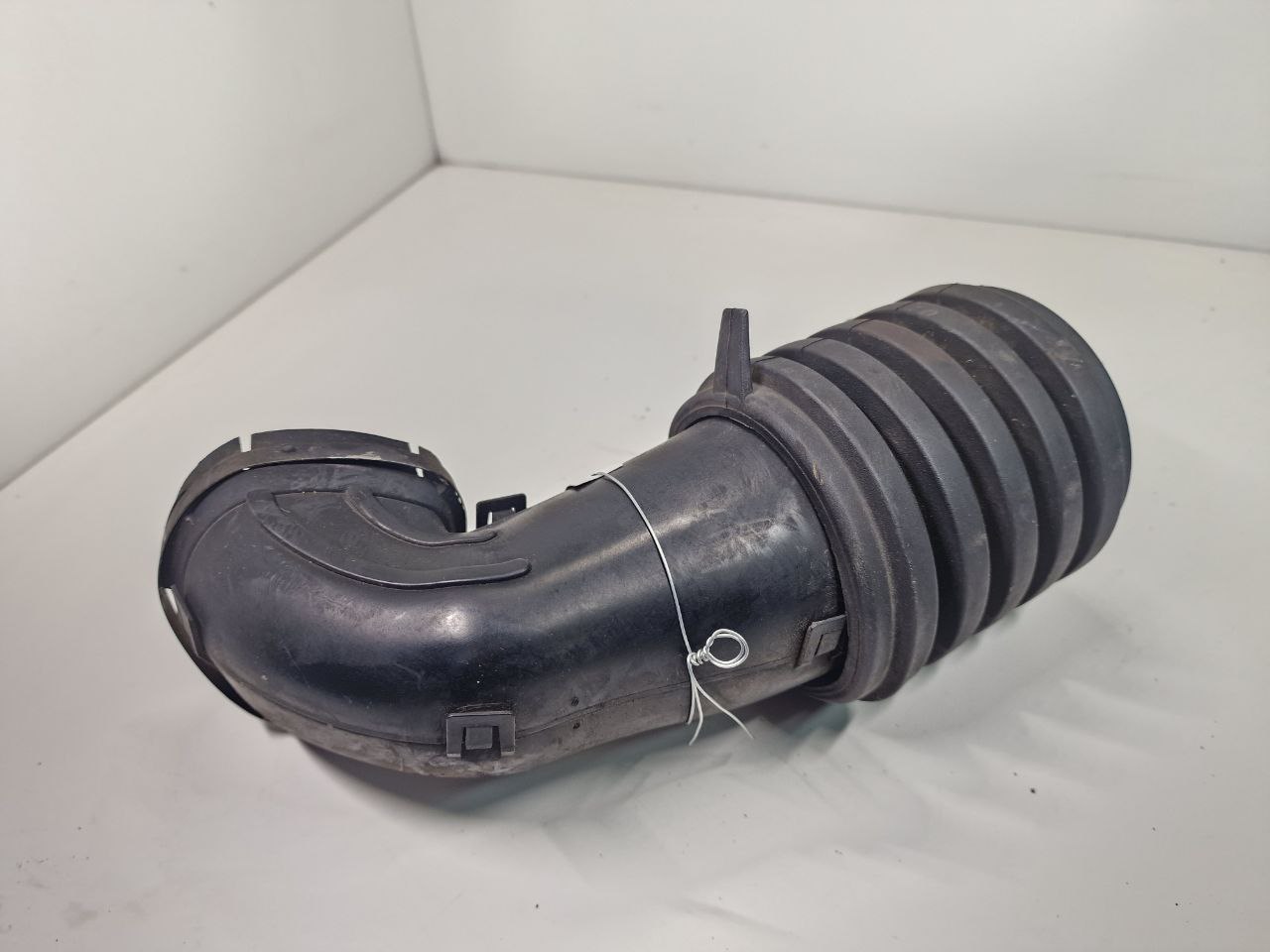 Mercedes ML W163 M-klasse (W163) 1997 - 2005 Патрубок воздушного фильтра A1635050261, 1635050261  013543