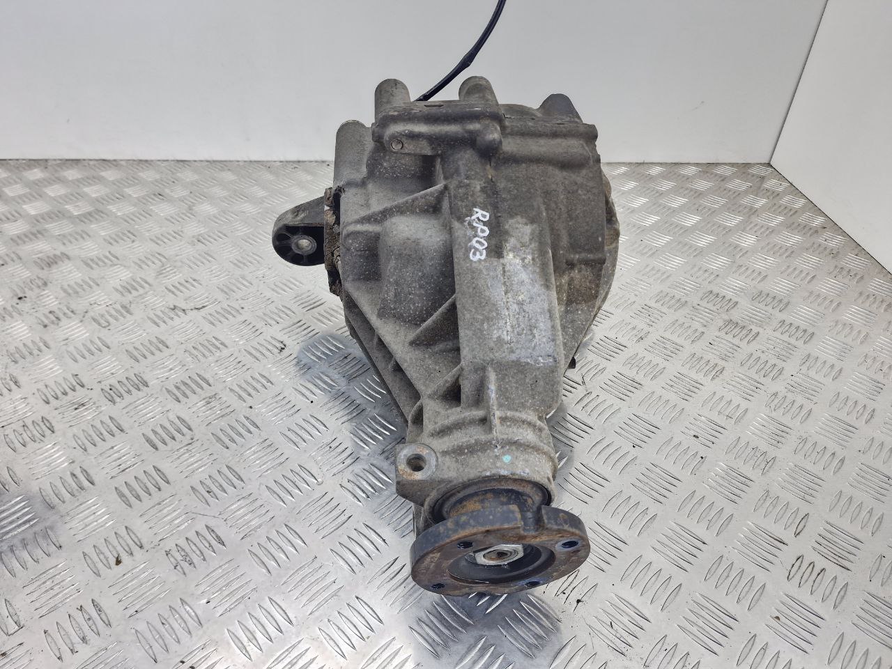 Mercedes ML W163 M-klasse (W163) 1997 - 2005 Редуктор заднего моста 4460310012  013546