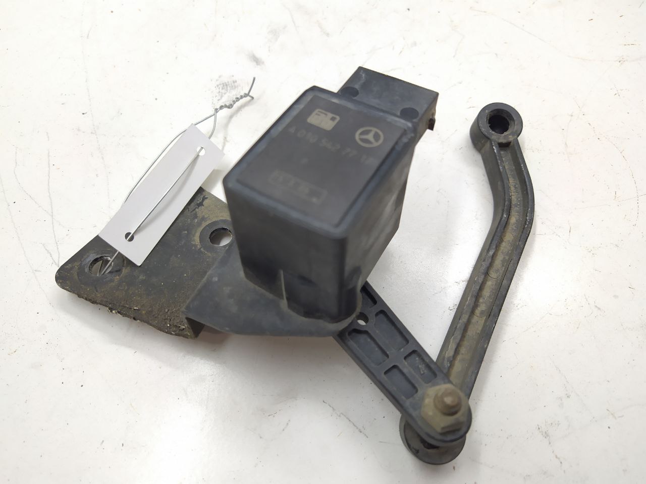 Mercedes ML W164 ML W164 2 поколение (2005-2008) Датчик положения подвески A0105427717, 0105427717  013549