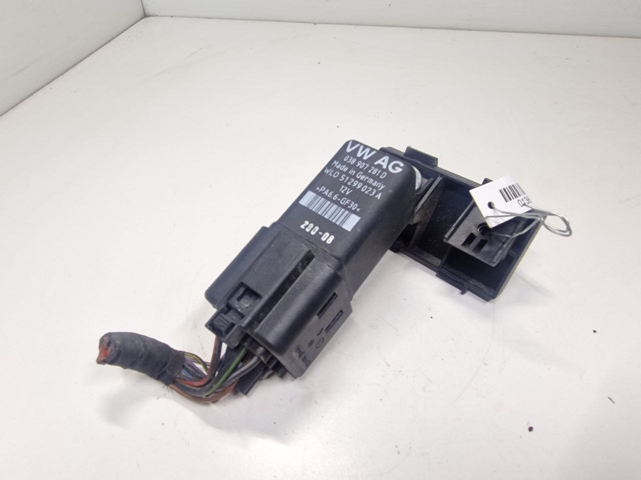 Volkswagen Passat Passat B6 (3C) 2005 - 2010 Реле накала свечей 038907281D  013614