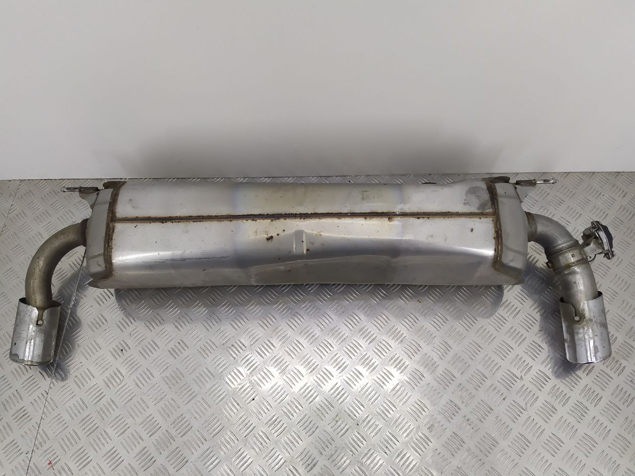 BMW 5 G30/G31 5 G30/G31 7 поколение (2016-2020) Глушитель 8637728  013708