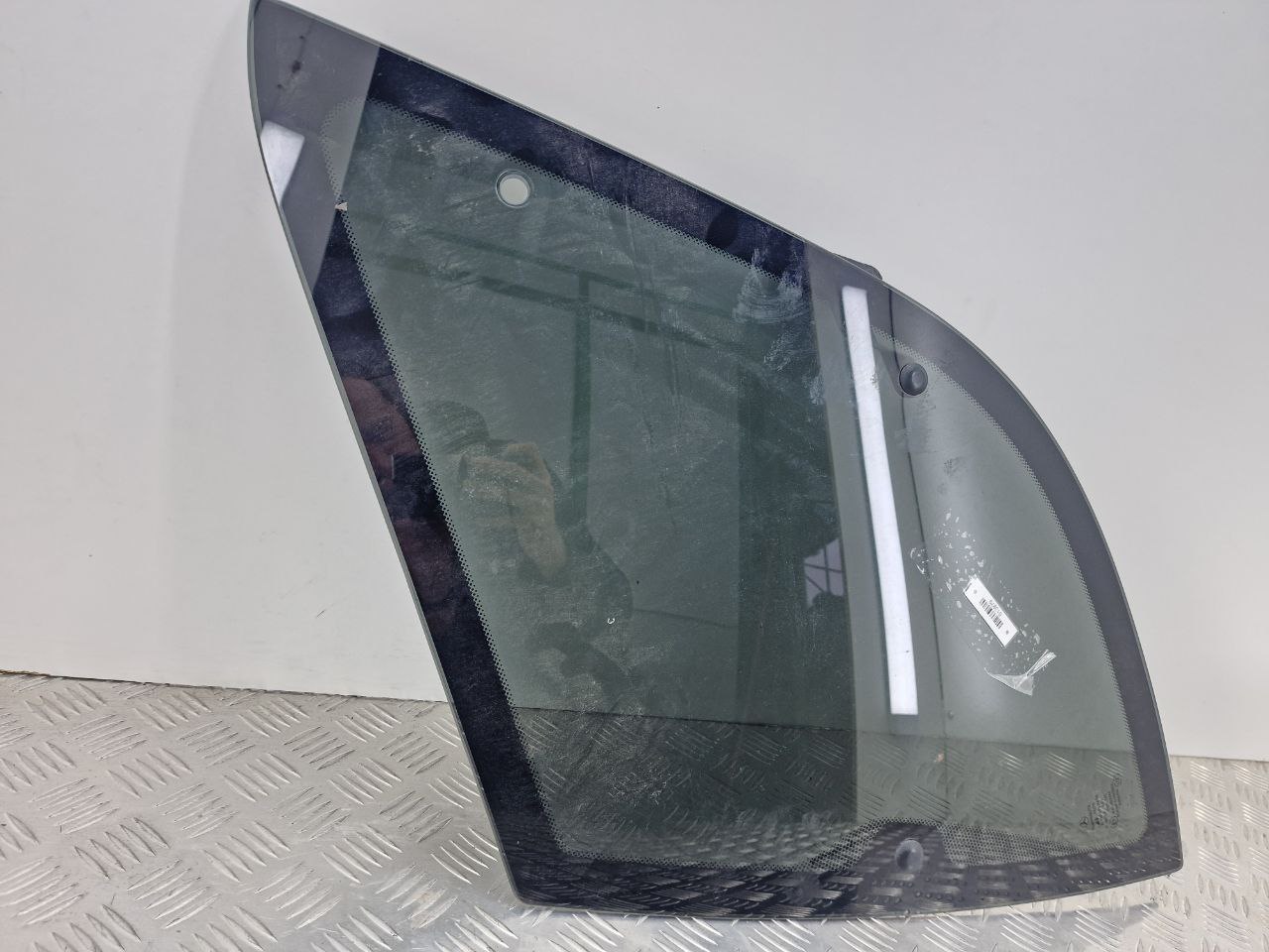 Mercedes ML W163 M-klasse (W163) 1997 - 2005 Стекло кузовное боковое правое A1636702450  013879