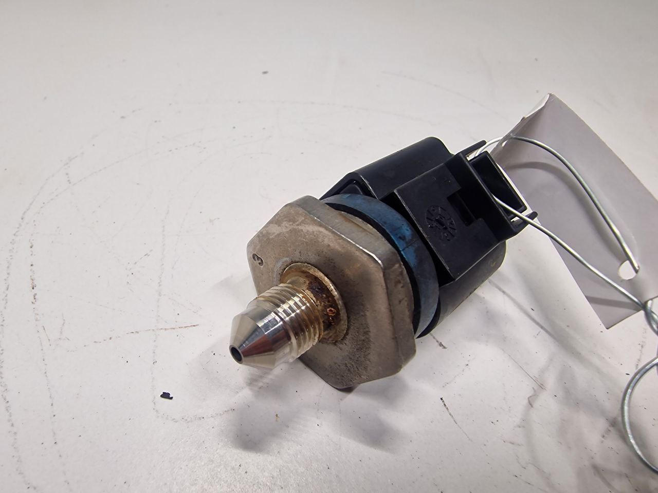 Audi A4 A4 B7 (8EC) 2004 - 2008 Датчик давления топлива 0261545037, 06H906051A  014286