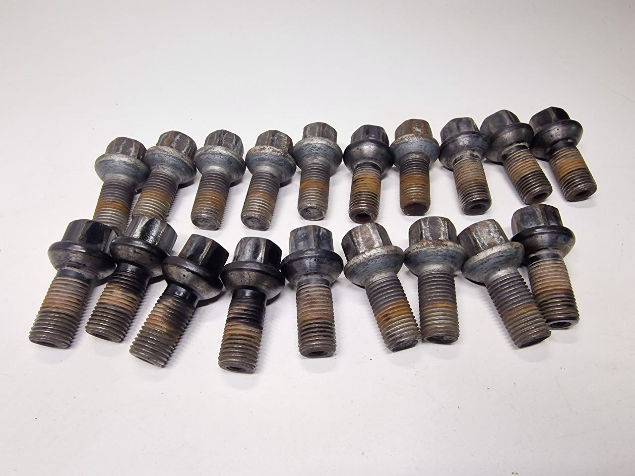 Mercedes ML W164 ML W164 2 поколение (2005-2008) Болт колесный   014554