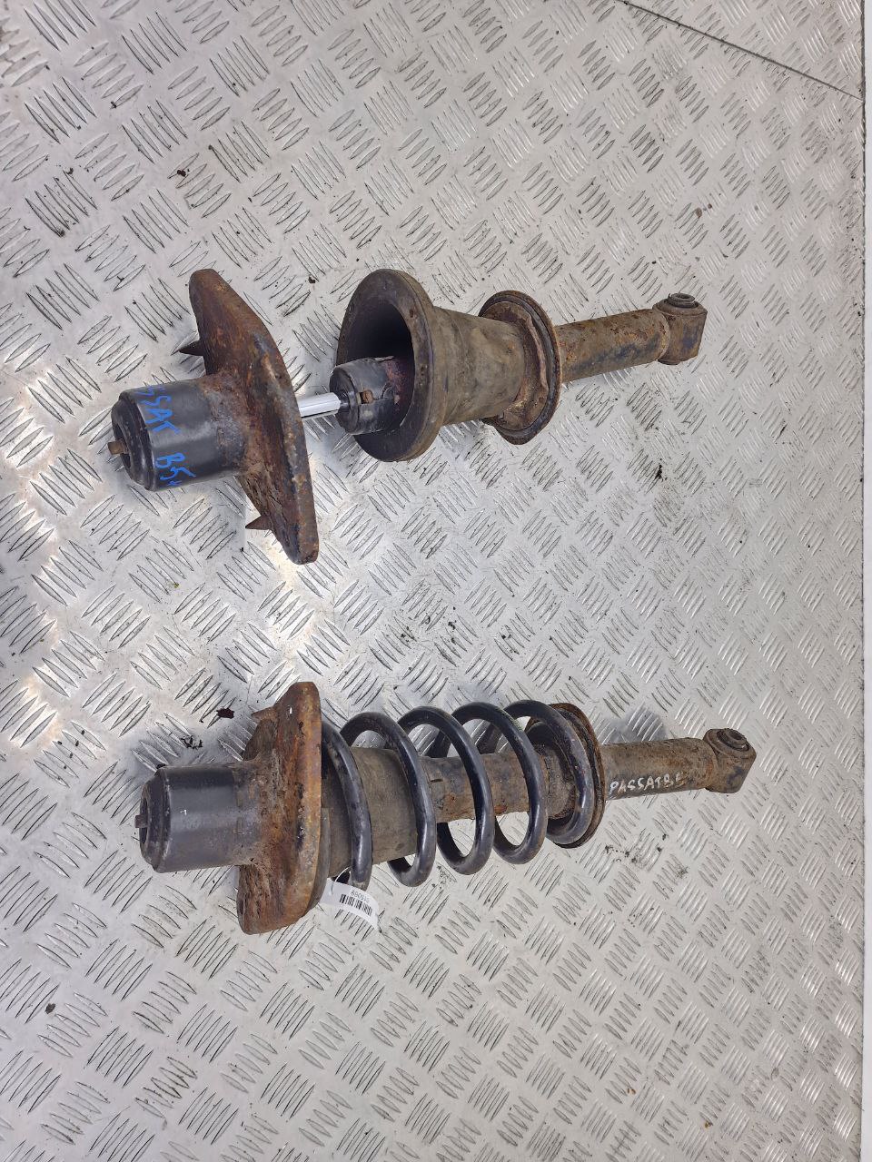 Volkswagen Passat Passat B5 GP (3B) 2000 - 2005 Амортизатор задний   015069