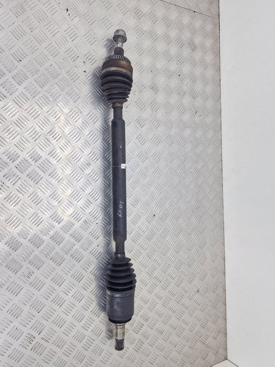 Mercedes ML W163 M-klasse (W163) 1997 - 2005 Полуось передняя правая (приводной вал, ШРУС) 0501006509  015368