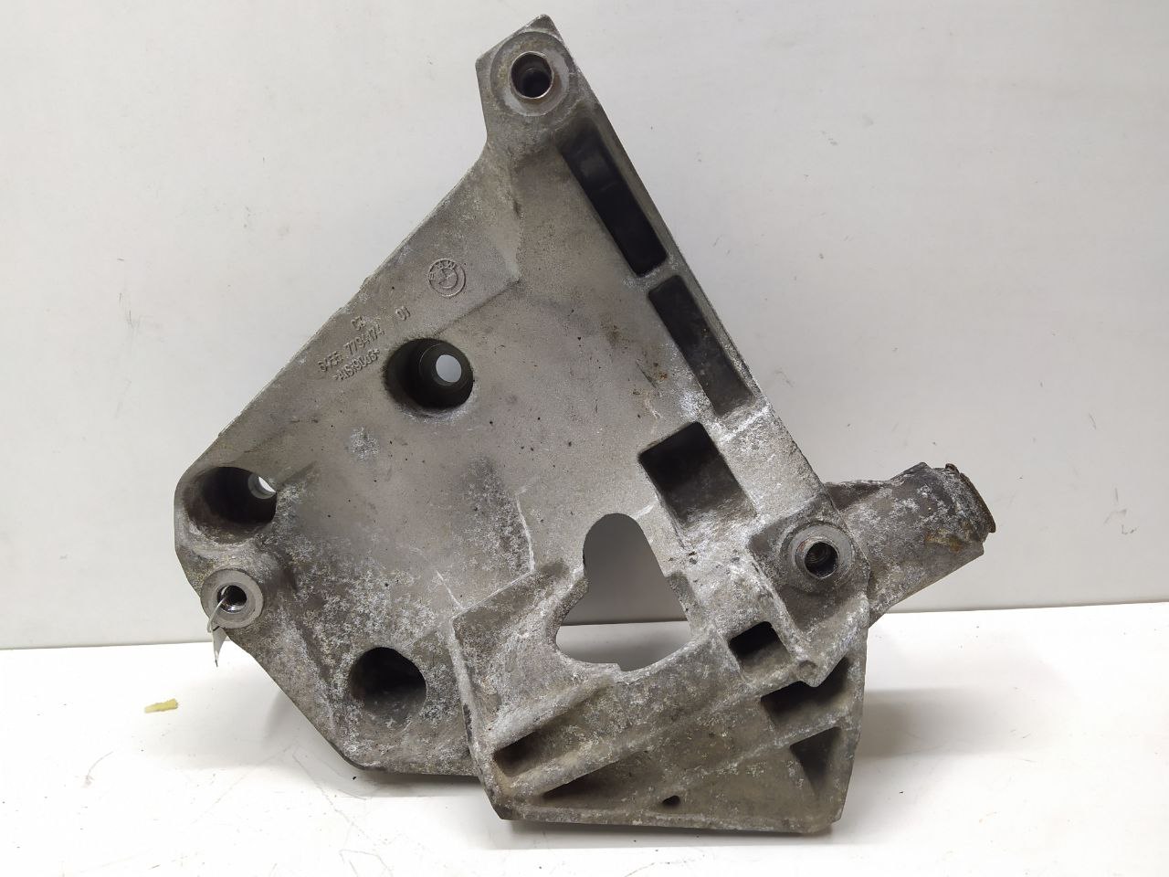 BMW X5 E53 E53 [рестайлинг] (2003-2006) Кронштейн компрессора кондиционера 64557794174, 7794174  016023