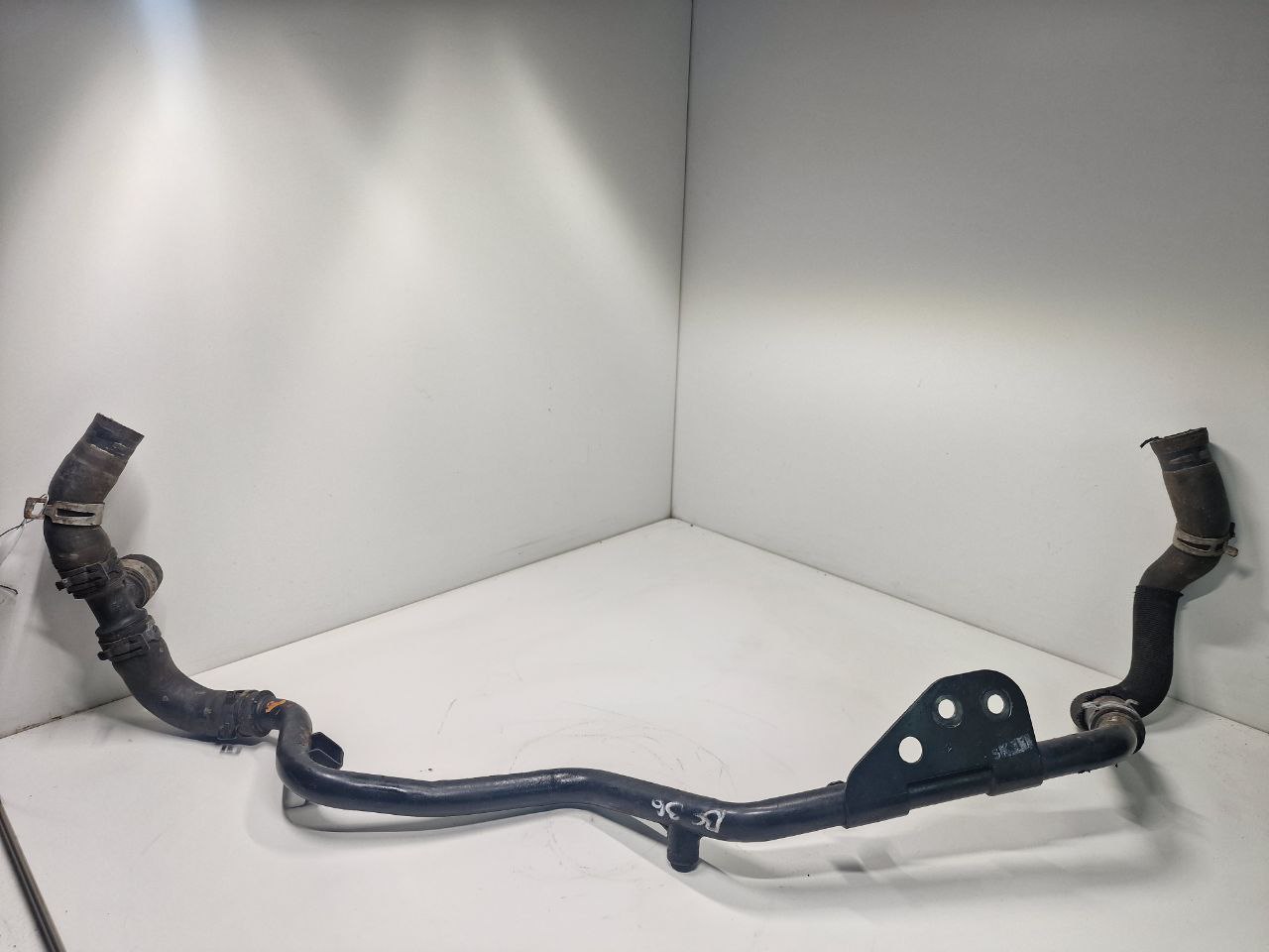 Land Rover Range Rover Sport Range Rover Sport (LS) 2005 - 2013 Трубка охлаждающей жидкости металлическая   016077