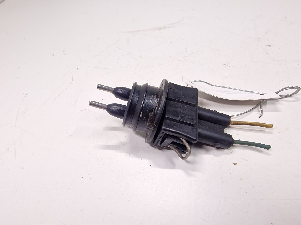 Mercedes ML W163 M-klasse (W163) 1997 - 2005 Датчик уровня омывающей жидкости A1638600021  016208