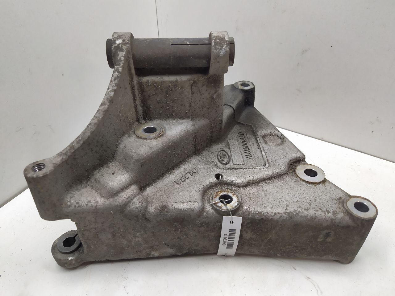 Land Rover Range Rover Sport Range Rover Sport (LS) 2005 - 2013 Кронштейн генератора YLU500430  016359