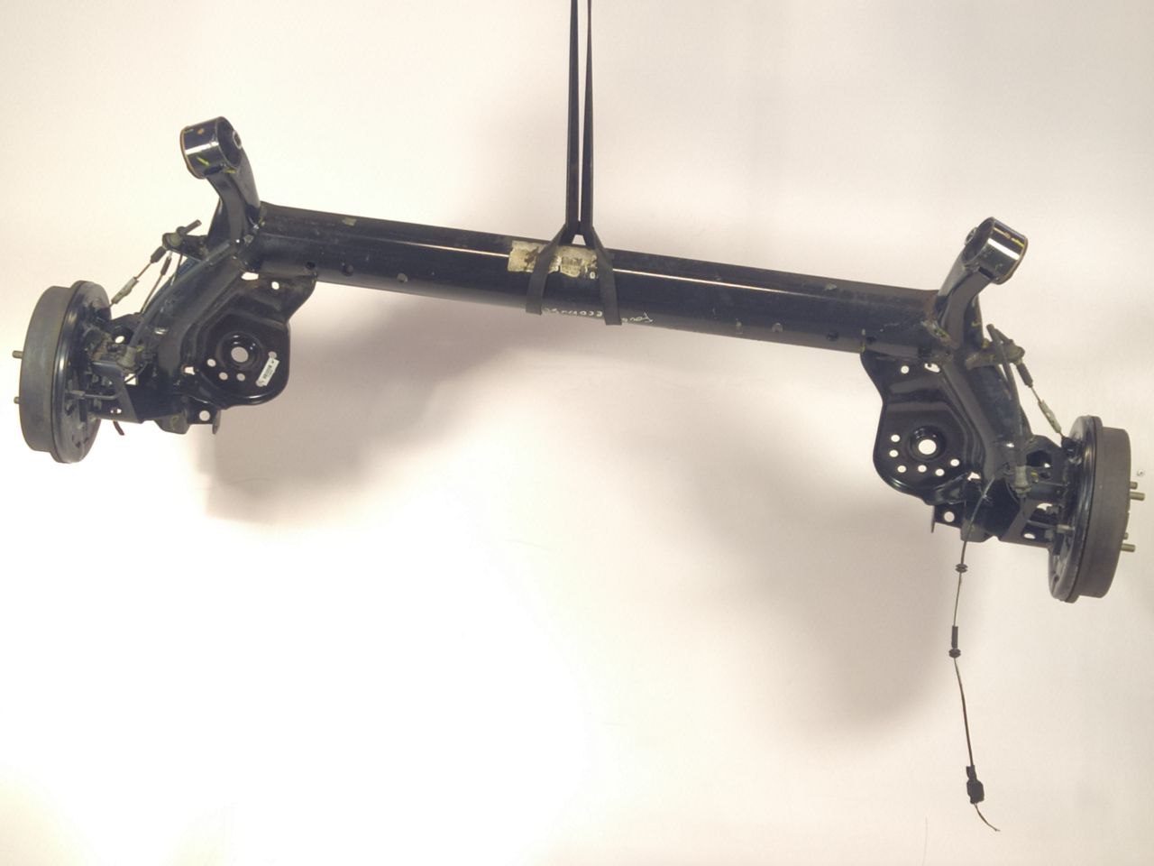 Ford Ecosport 1 поколение [рестайлинг] (2017-2026) Балка подвески задняя 7C000285, CN152209DB, CN152210DB  016404