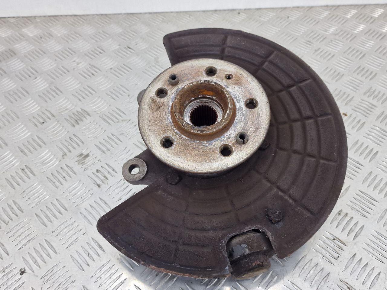 Mercedes ML W163 M-klasse (W163) 1997 - 2005 Ступица передняя левая 361035  016544