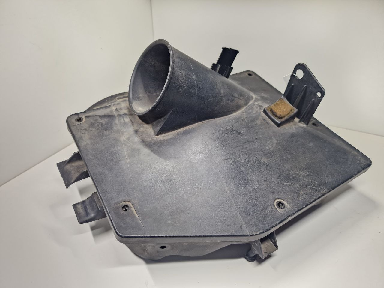 Mercedes ML W163 M-klasse (W163) 1997 - 2005 Корпус воздушного фильтра A1635000016  016735