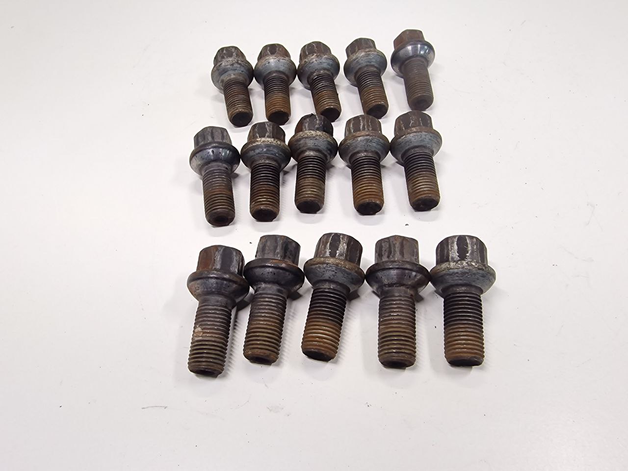 Mercedes ML W164 ML W164 2 поколение (2005-2008) Болт колесный   017720