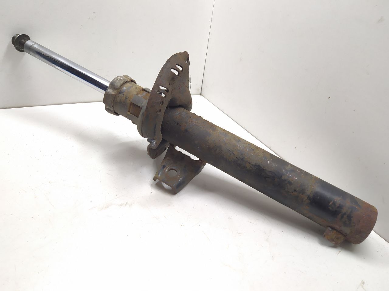 Skoda Octavia A7 (2013-2017) Амортизатор передний 5Q0412014KN, 5Q0413023FH  018094