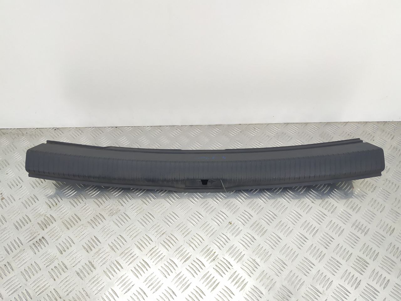 Volkswagen Golf Golf IV (1J) 1997 - 2006 Накладка замка багажника 1J9863459G,  1J9863651C  018262