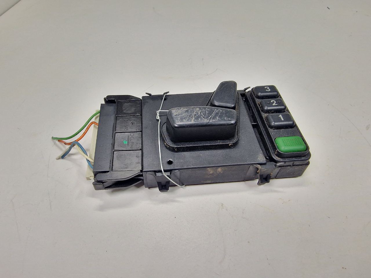 Mercedes ML W163 M-klasse (W163) 1997 - 2005 Кнопка регулировки сидения 0365458428,  A1638202310	  019087