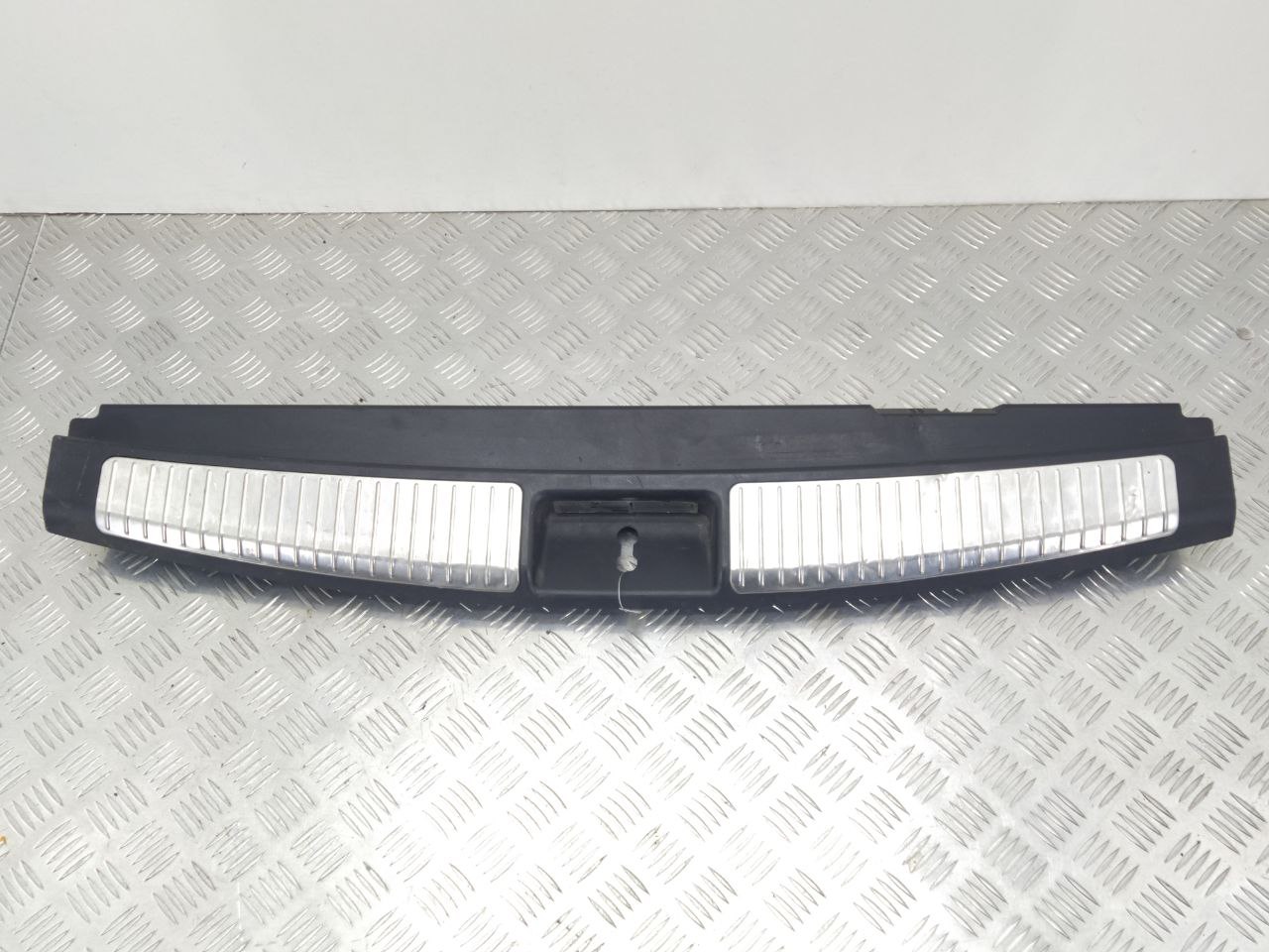 Mercedes ML W164 ML W164 2 поколение (2005-2008) Накладка внутренняя на заднюю панель кузова A1646900987  019264