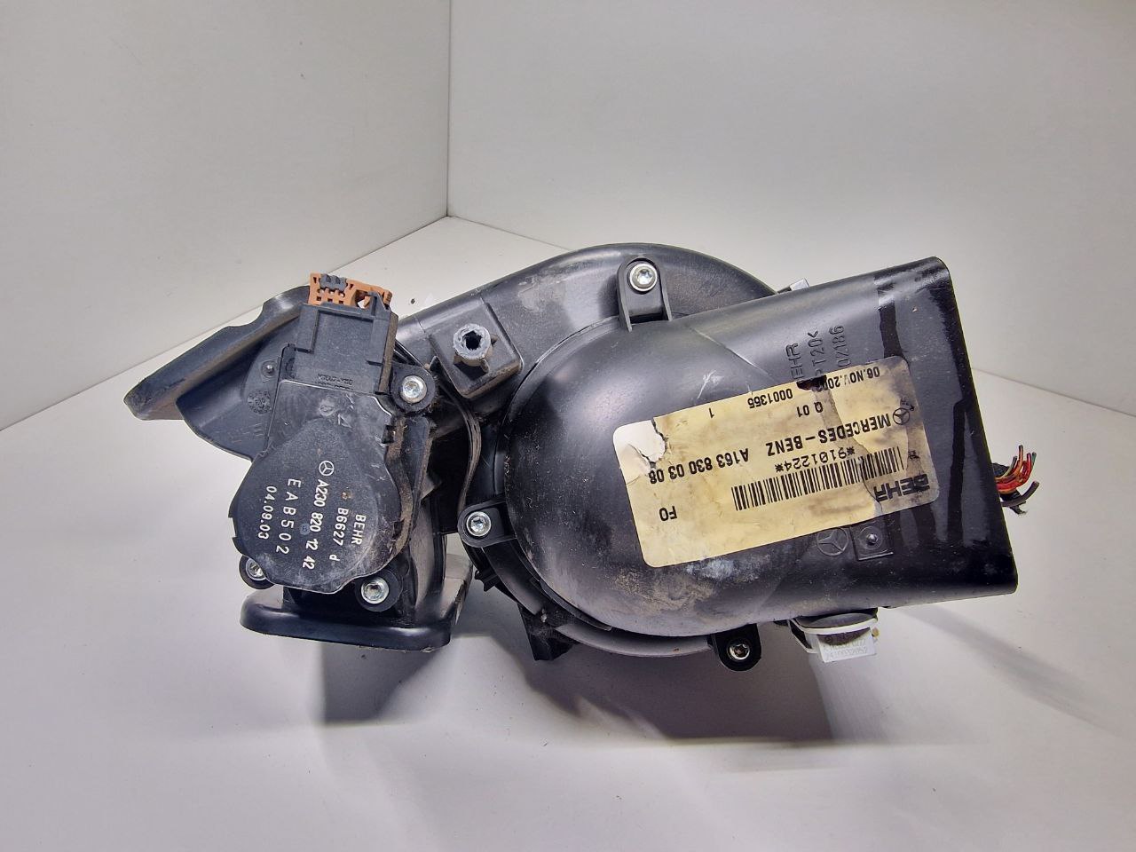 Mercedes ML W163 M-klasse (W163) 1997 - 2005 Моторчик печки 2208209210, A2208209210  020767