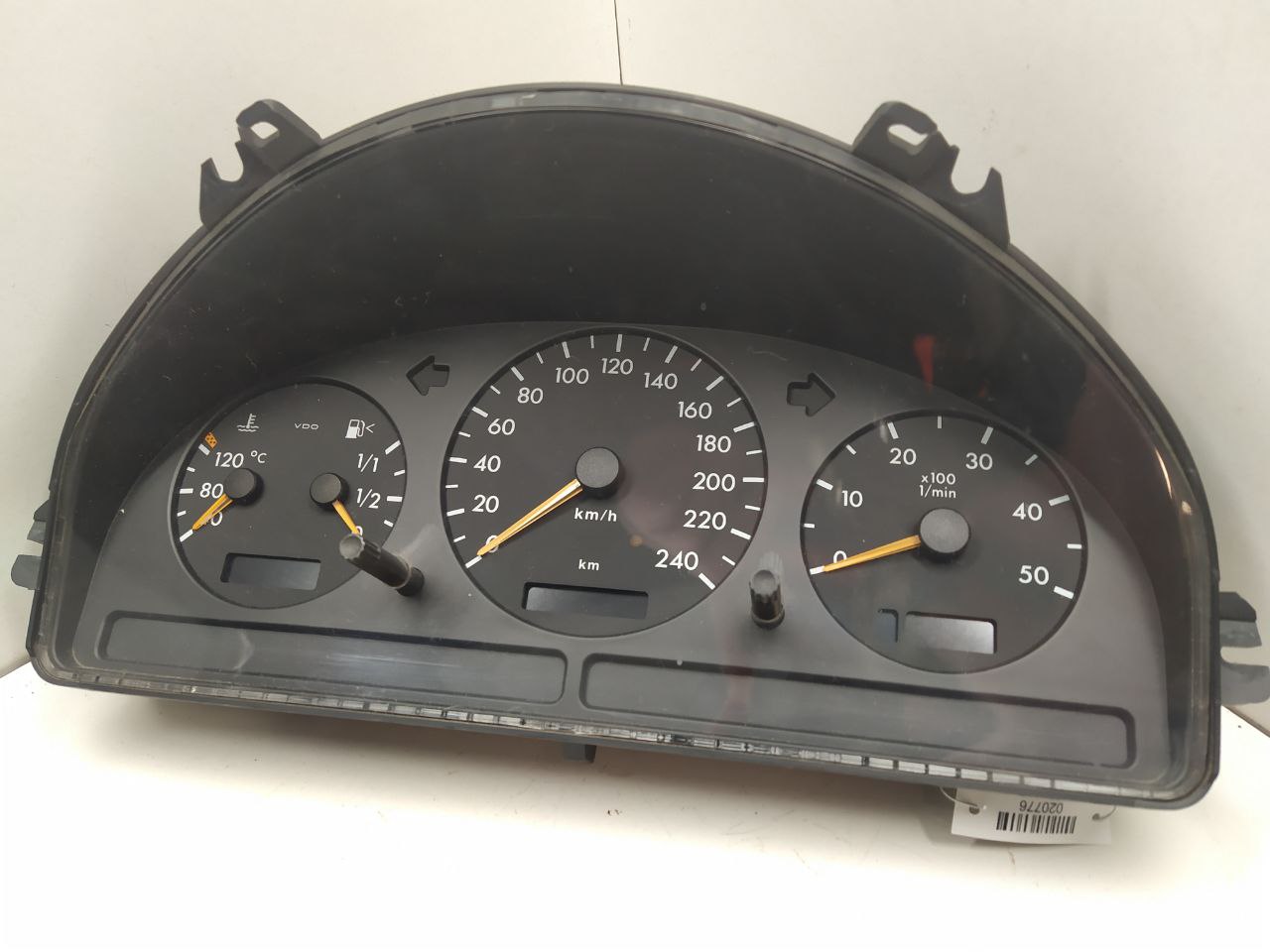 Mercedes ML W163 M-klasse (W163) 1997 - 2005 Щиток приборов (приборная панель) A1635407611, 1635407611  020776